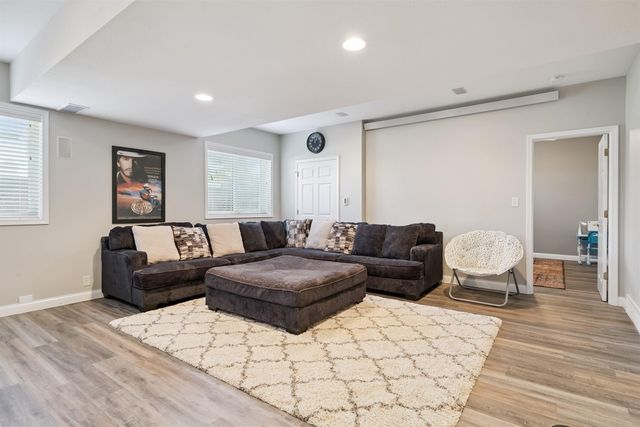 3023 Wellington Drive, Cedar Falls, IA 50613