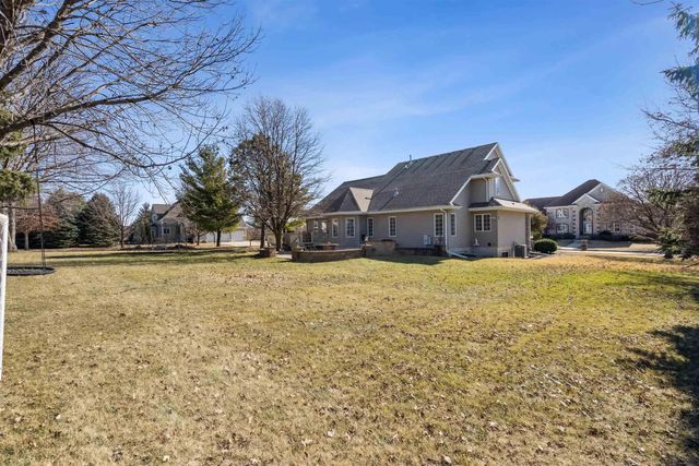 3023 Wellington Drive, Cedar Falls, IA 50613