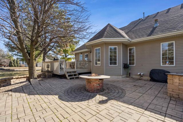 3023 Wellington Drive, Cedar Falls, IA 50613