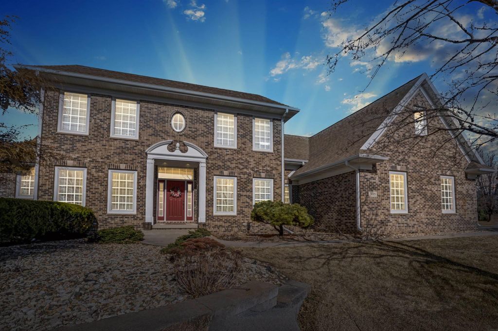 3023 Wellington Drive, Cedar Falls, IA 50613