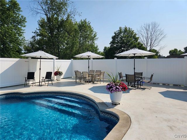 116 Trails Crossing, Whitestown, NY 13492