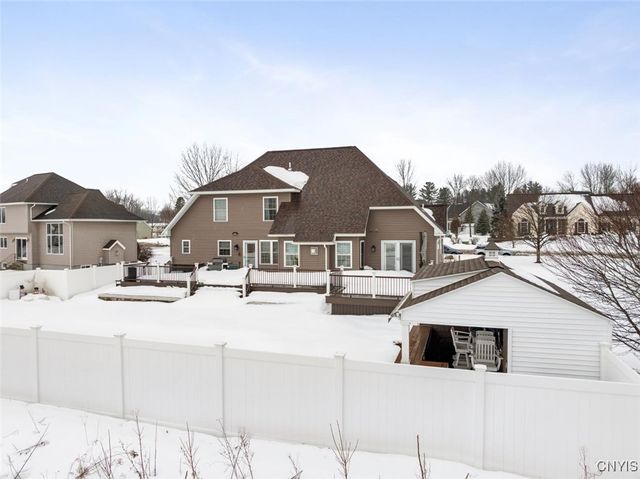 116 Trails Crossing, Whitestown, NY 13492