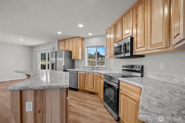 11 W Highland Y Road, Shelton, WA 98584