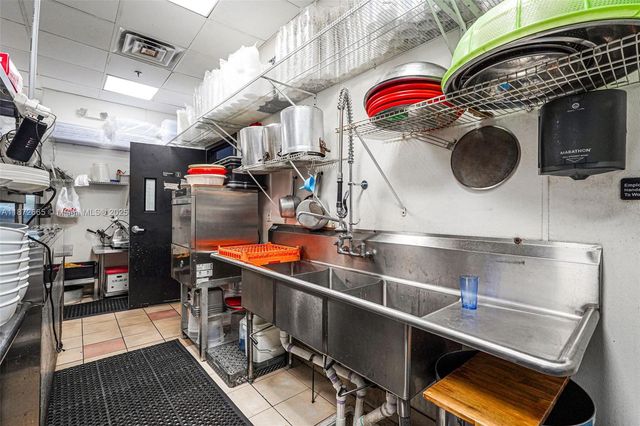 16772 sw 88 st, Miami, FL 33196