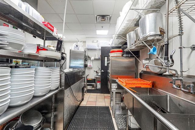 16772 sw 88 st, Miami, FL 33196