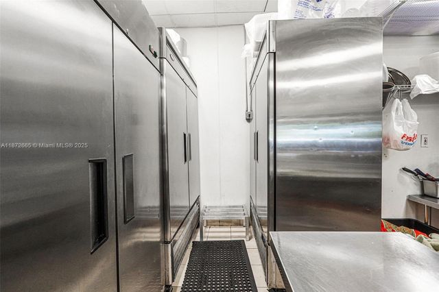 16772 sw 88 st, Miami, FL 33196