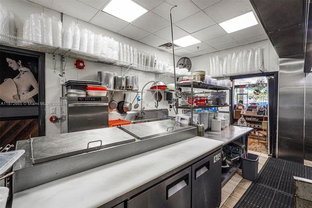 16772 sw 88 st, Miami, FL 33196