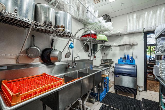 16772 sw 88 st, Miami, FL 33196