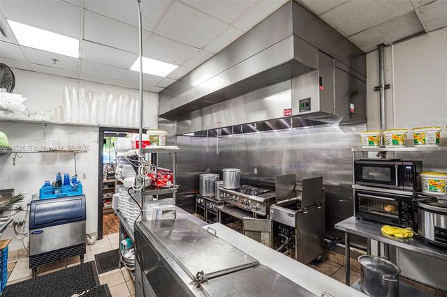 16772 sw 88 st, Miami, FL 33196