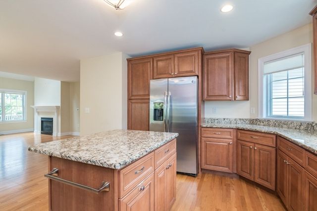 20 Bridge Rd 33, Northampton, MA 01062