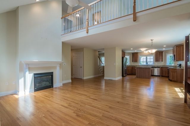 20 Bridge Rd 33, Northampton, MA 01062