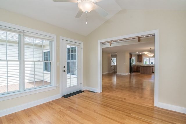 20 Bridge Rd 33, Northampton, MA 01062