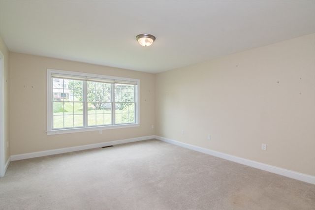 20 Bridge Rd 33, Northampton, MA 01062