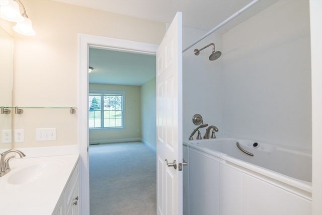 20 Bridge Rd 33, Northampton, MA 01062