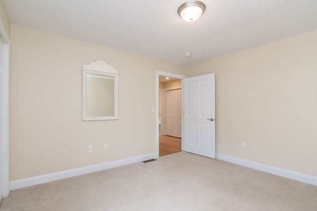 20 Bridge Rd 33, Northampton, MA 01062