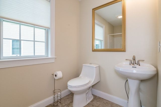 20 Bridge Rd 33, Northampton, MA 01062