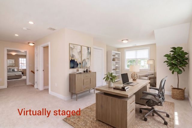 20 Bridge Rd 33, Northampton, MA 01062