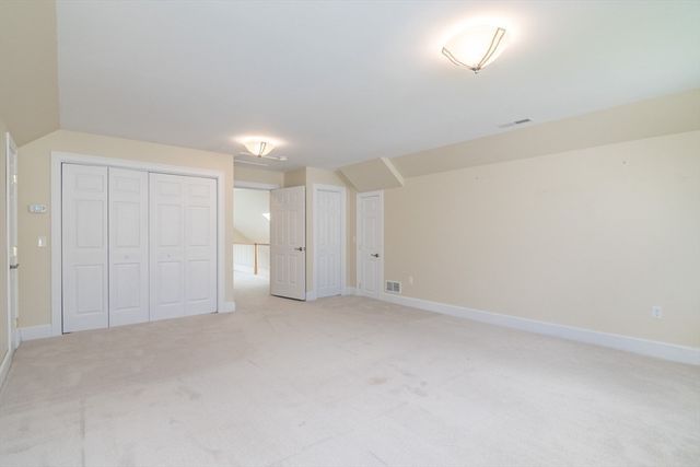 20 Bridge Rd 33, Northampton, MA 01062