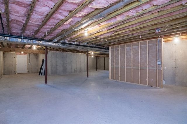 20 Bridge Rd 33, Northampton, MA 01062