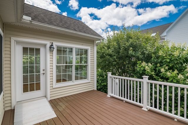 20 Bridge Rd 33, Northampton, MA 01062