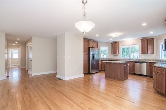 20 Bridge Rd 33, Northampton, MA 01062