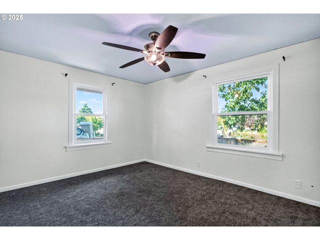 10801 Se MYRTLE St, Milwaukie, OR 97222
