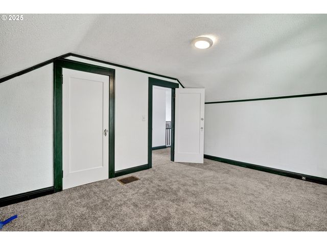 10801 Se MYRTLE St, Milwaukie, OR 97222