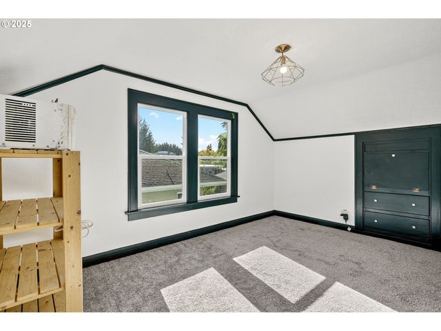 10801 Se MYRTLE St, Milwaukie, OR 97222