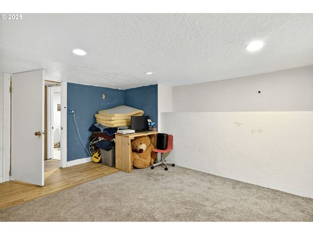 10801 Se MYRTLE St, Milwaukie, OR 97222