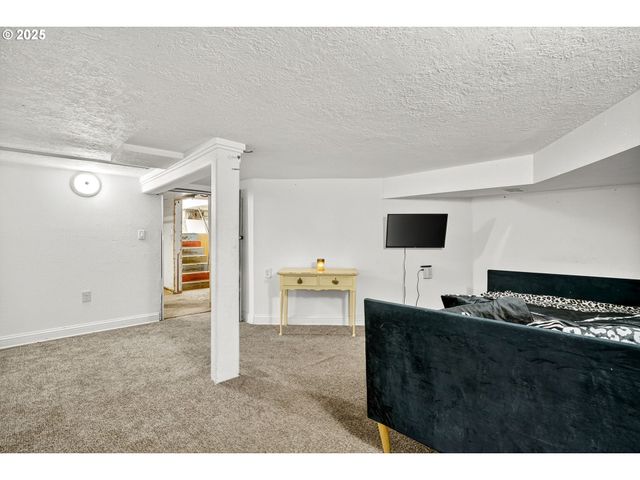10801 Se MYRTLE St, Milwaukie, OR 97222