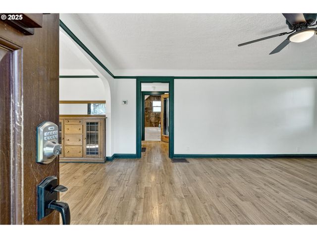 10801 Se MYRTLE St, Milwaukie, OR 97222