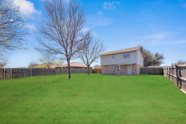 3113 Autumn Run Drive, Forest Hill, TX 76140