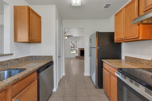 3113 Autumn Run Drive, Forest Hill, TX 76140