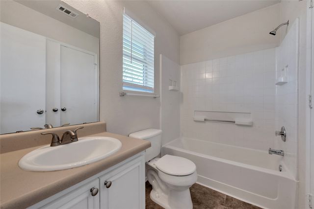 3113 Autumn Run Drive, Forest Hill, TX 76140