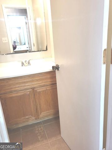318 River Oak Drive, Riverdale, GA 30274