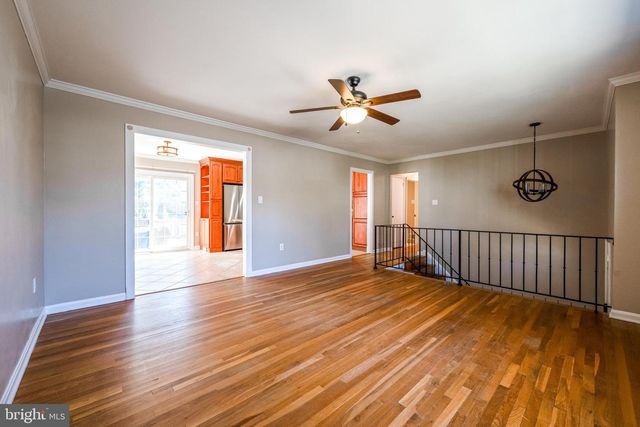 3900 FLAGSTONE TER, Alexandria, VA 22306