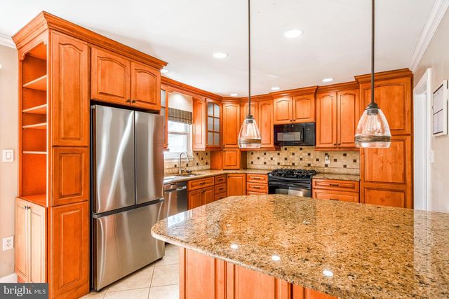 3900 FLAGSTONE TER, Alexandria, VA 22306
