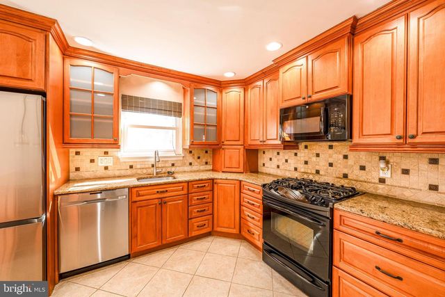 3900 FLAGSTONE TER, Alexandria, VA 22306