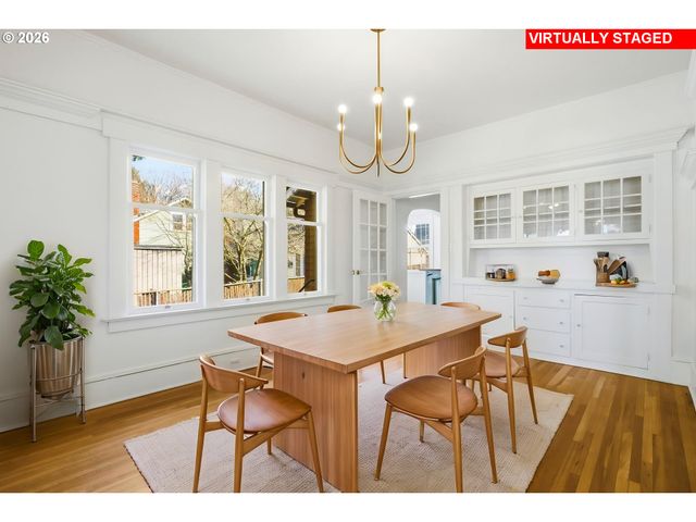 4036 Ne SENATE St, Portland, OR 97232