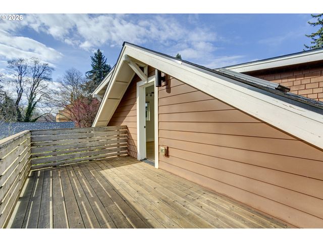 4036 Ne SENATE St, Portland, OR 97232