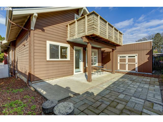 4036 Ne SENATE St, Portland, OR 97232