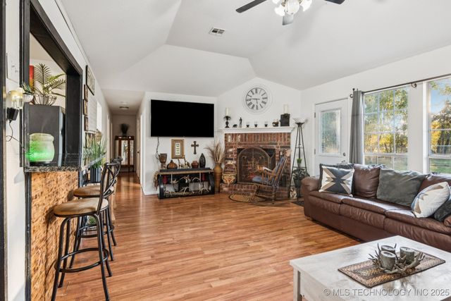 25152 S Hackamore Road E, Claremore, OK 74019