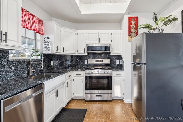 25152 S Hackamore Road E, Claremore, OK 74019