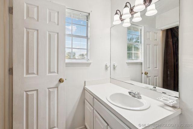 25152 S Hackamore Road E, Claremore, OK 74019