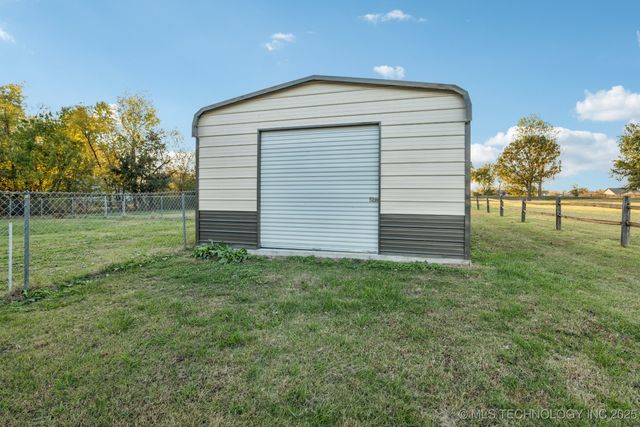 25152 S Hackamore Road E, Claremore, OK 74019