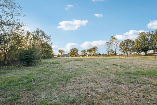 25152 S Hackamore Road E, Claremore, OK 74019