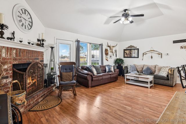 25152 S Hackamore Road E, Claremore, OK 74019