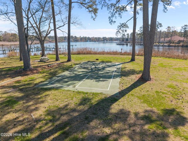 1052 N Creek Drive, Belhaven, NC 27810