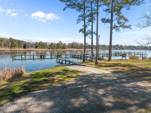 1052 N Creek Drive, Belhaven, NC 27810