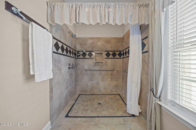 1052 N Creek Drive, Belhaven, NC 27810